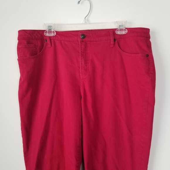 Chico's Red So Slimming Girlfriend Ankle Jeans Size 16R Stretch Festive - Picture 10 of 11